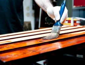 Como aplicar barniz en madera